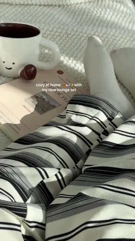 ☕️✨I’m gonna living in this cozy lounge set all season !! Any it’s literally a chic look!! #loungeset #cozyathome #loungewear #autumnoutfits 