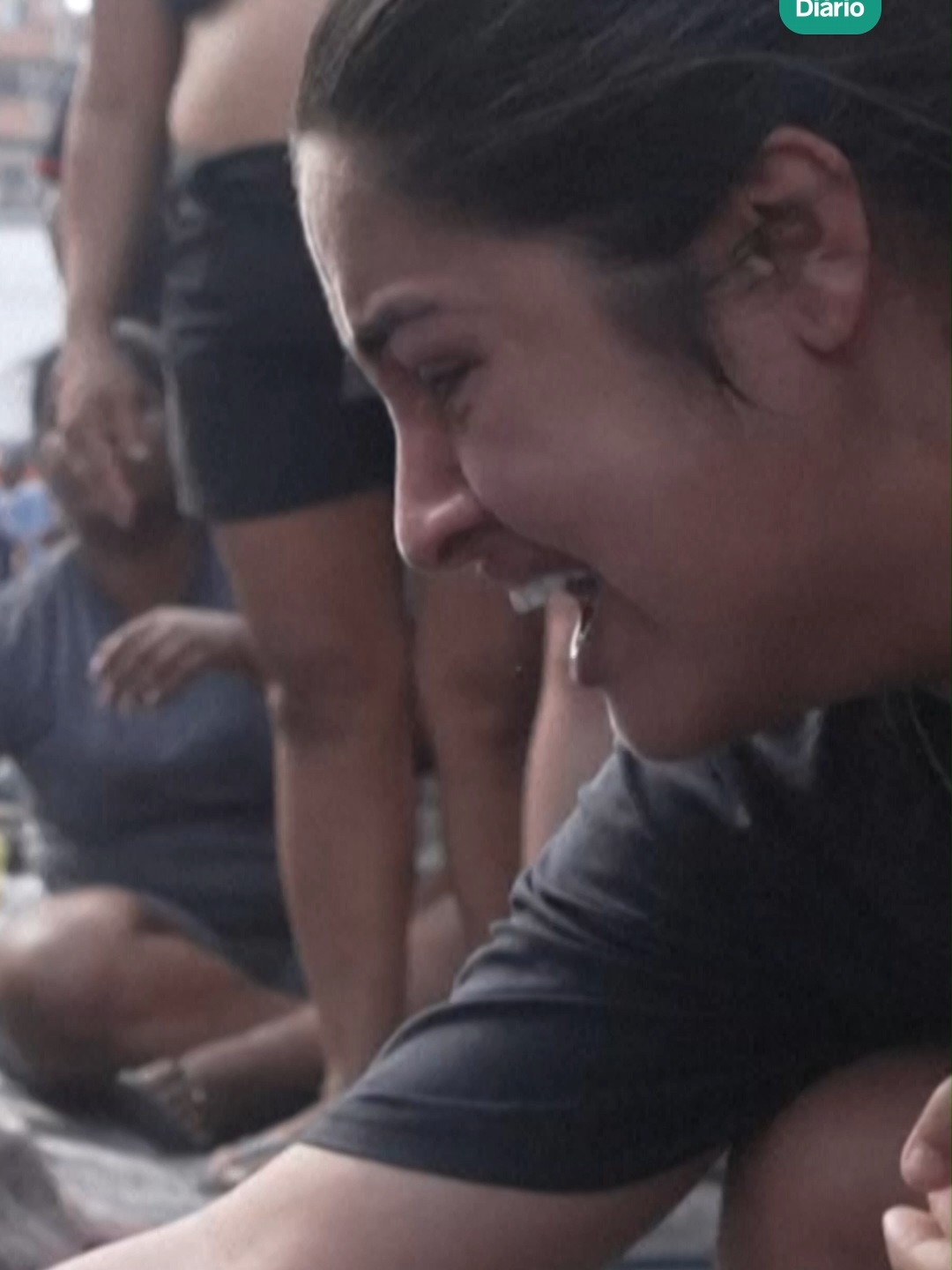 Passa de 120 o número o número de óbitos na megaoperação contra o Comando Vermelho no Rio de Janeiro.  Ao longo da madrugada, moradores retiraram pelo menos 64 corpos da mata onde ocorreram os confrontos mais violentos entre policiais e traficantes. Os corpos retirados da mata não constavam nos números oficiais divulgados ontem.  A contagem oficial divulgada ontem era de 64 óbitos, sendo 60 suspeitos e 4 policiais. #noticias #noticiastiktok #RiodeJaneiro#DiáriodoNordeste