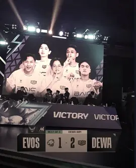 itu onic mau turun sendiri, apa di turunin Kink Epos😹🤭 #evos #evosesports #dewaunited #mpl #mplindonesia 