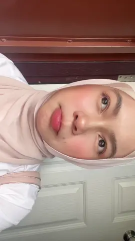 แป้งคุมมันที่ล็อกเมคอัพได้เลิศ เมคอัพติดทนอยู่ได้ทั้งวัน 💋