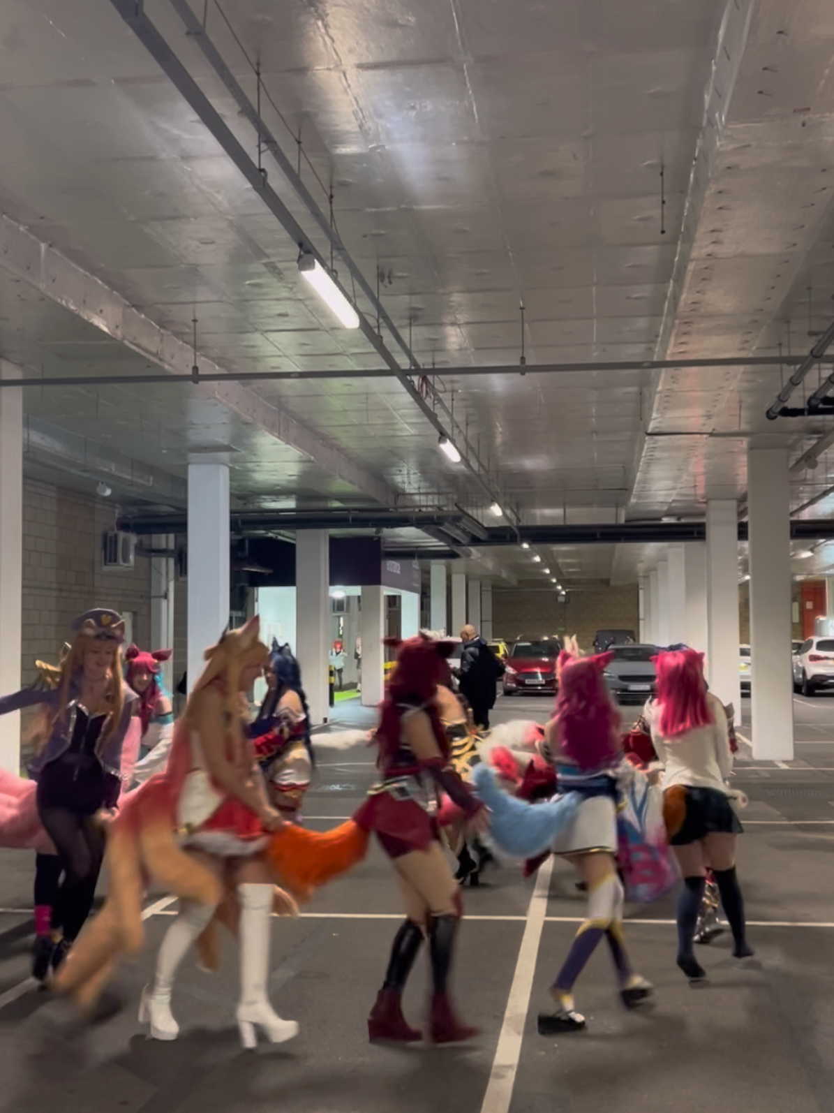 select your Ahri skin ✨️  #ahricosplay #leagueoflegends #ahrimain 