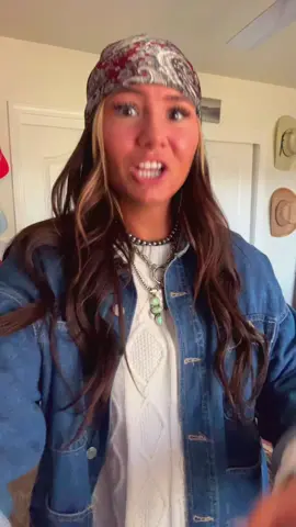 The hat was boring!  #OOTD #style #westerninfluencer #tallgirl #fitchecks 