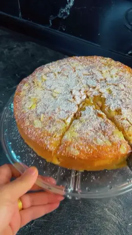 مواد لازم برای کیک سیب خانگی 🍎🍰 	•	🍏 سیب: ۳ الی ۴ عدد 	•	🥚 تخم‌مرغ: ۴ عدد 	•	🧈 مَزکه (کره): ۱۰۰ گرام – نرم شده در حرارت عادی 	•	🥣 ماست: ۲۰۰ گرام 	•	🧁 بیکینگ‌پودر: ۱۰ گرام 	•	🌾 آرد: ۲۸۰ الی ۳۰۰ گرام (تا وقتی خمیر به غلظت مناسب برسد) 	•	🍬 بوره (شکر): به قدر ضرورت 	•	🌿 دارچین: به قدر ضرورت 	•	🌰 بادام خورد شده: به قدر ضرورت ✨ می‌تانی روی کیک را با برش‌های سیب 🍎 و کمی پودر بوره 🍥 تزئین کنی. Ingredients for Apple Cake 🍎🍰 	•	🍏 Apples: 3–4 pieces 	•	🥚 Eggs: 4 	•	🧈 Butter: 100 g (softened) 	•	🥣 Yogurt: 200 g 	•	🧁 Baking powder: 10 g 	•	🌾 Flour: 280–300 g (as needed) 	•	🍬 Sugar: to taste 	•	🌿 Cinnamon: to taste 	•	🌰 Chopped almonds: 