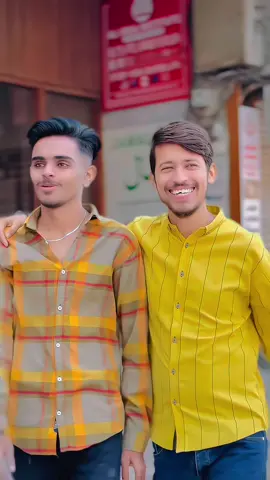 Dosti Ma Sahi Galat Kuch Nhi Hota❤️😁@Mubarik Ali💫 #foryoupage❤️❤️ #burhantv #viral #rajadanish #friendship 