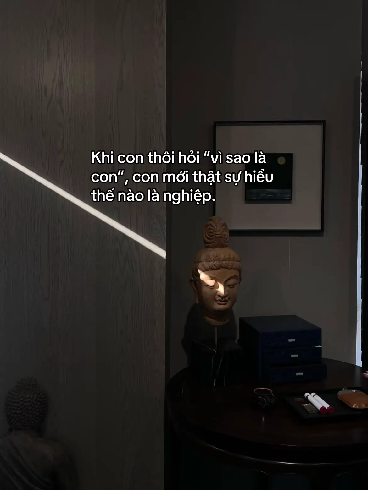 Khi con ngừng hỏi “vì sao mọi thứ đổi thay”, con sẽ thấy: đổi thay chính là con đường để giữ lại điều thật nhất.#phatphapnhiemmau #phattaitam #phatday 