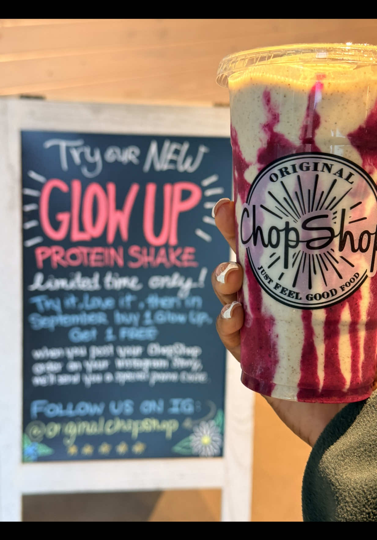 10/10, no notes!! The glow up shake from Original Chopshop in Buckhead Atlanta.  Inside: coconut chia pudding, banana, pineapple, date, vanilla whey protein powder, dragonfruit drizzle, almond milk #placestoeatinatlanta #thingstodoinatlanta #GlowUp #originalchopshop @Original Chop Shop 