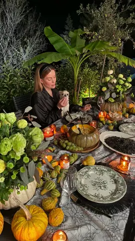 The full recipe is now on YouTube, link in bio ❤️ WITCHY RISOTTO 🧙🏼‍♀️ Autumn brings a special tradition—transforming your home into a space with a pinch of mystery. But usually, it looks too childish: cotton cobwebs, bright masks, and overly spooky decor. I decided to do things my way. Instead of disposable decorations, I use natural decor: vibrant pumpkins, my favorite flowers, and scented candles. Instead of creepy—I go for atmospheric and delicious 🫕 Dinner perfectly matched the vibe: 