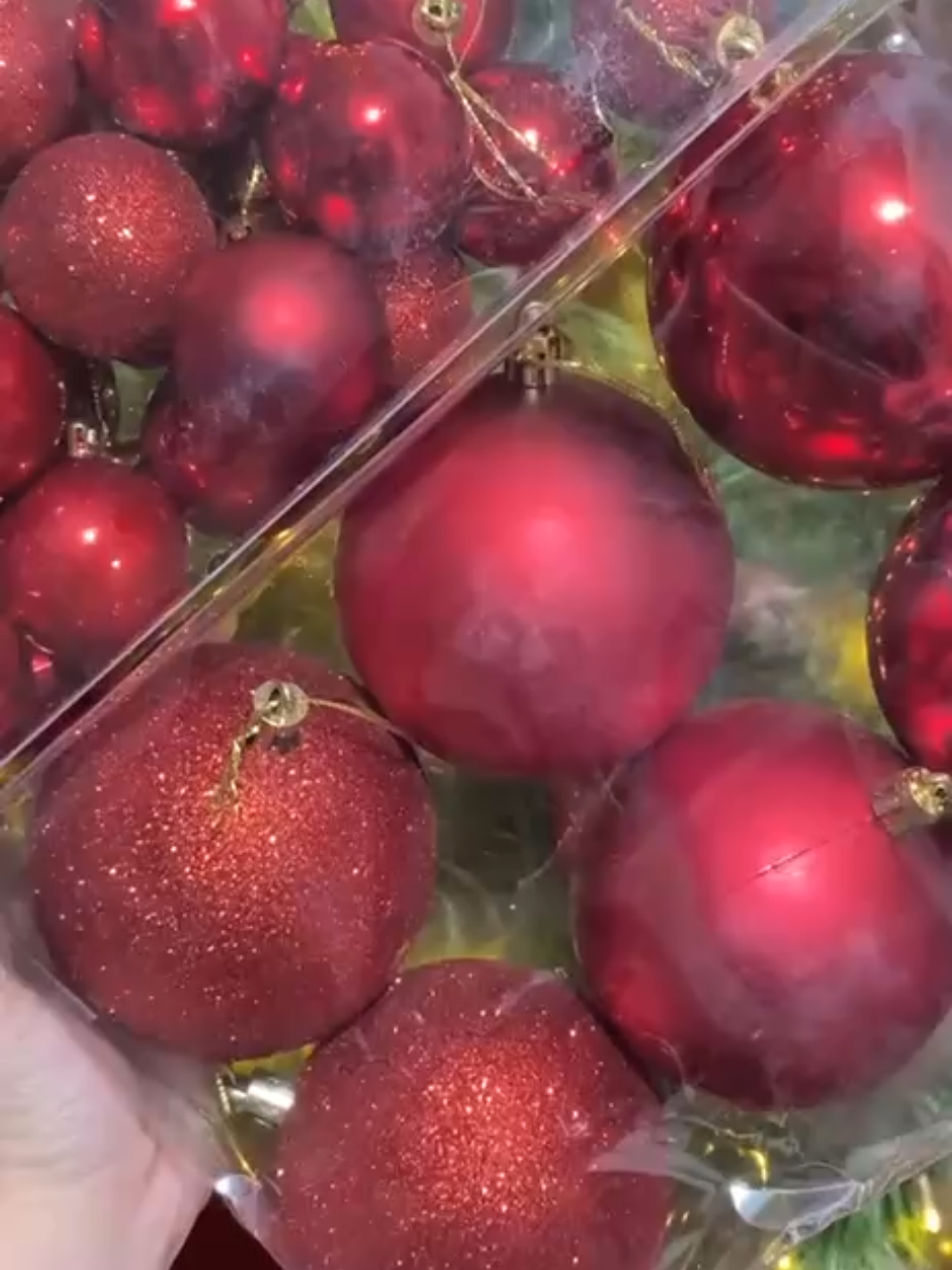 Kit 24 Bolas de Natal de 5cm Bolas Bolinhas Arvore de natal decorada Enfeites Aproveitem a promoção adquira já seus enfeite de Natal!!!! GOSTOU?COMENTA EU QUERO QUE TE ENVIO O LINK!!! por apenas 39,60 #enfeites #natal #BOLINHAS#