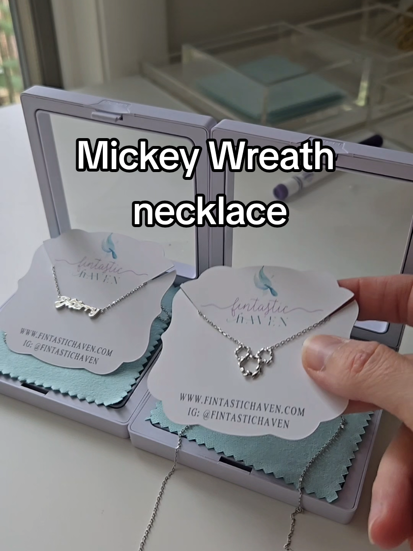 Disney Christmas necklace #disneychristmas #mvmcp2025 #disneygirl #disneychristmasoutfits 