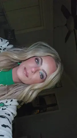 Get comfortable with being uncomfortable and don't stop at whatever your VISION DREAMS are💚.