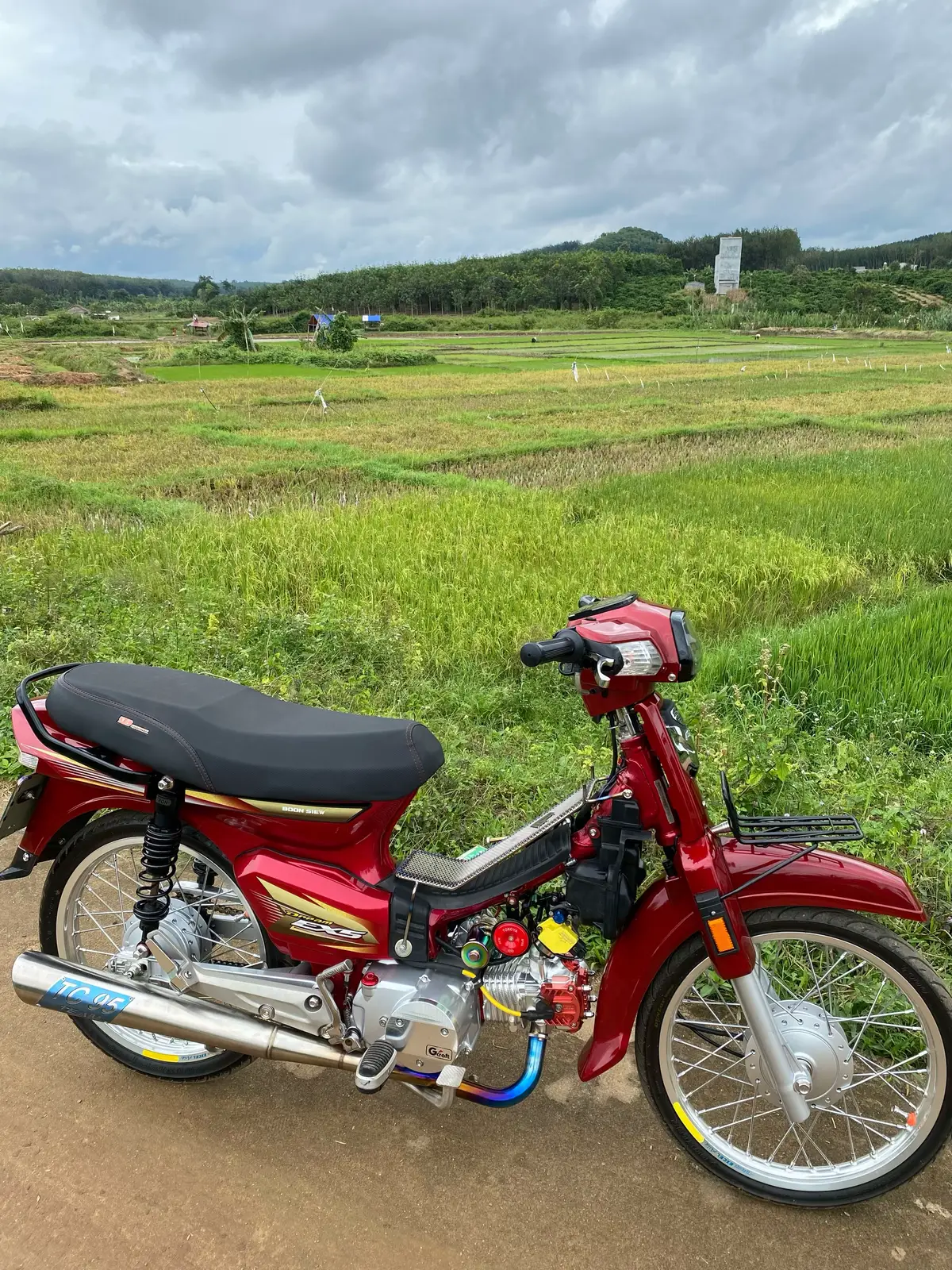 Tiền là con người tạo raaaaaa !