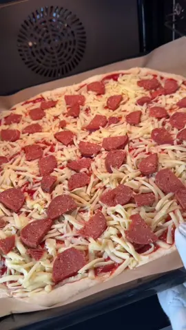 Pizza Time 🍕 #raife53 #pizza #pizzatime #cheese 