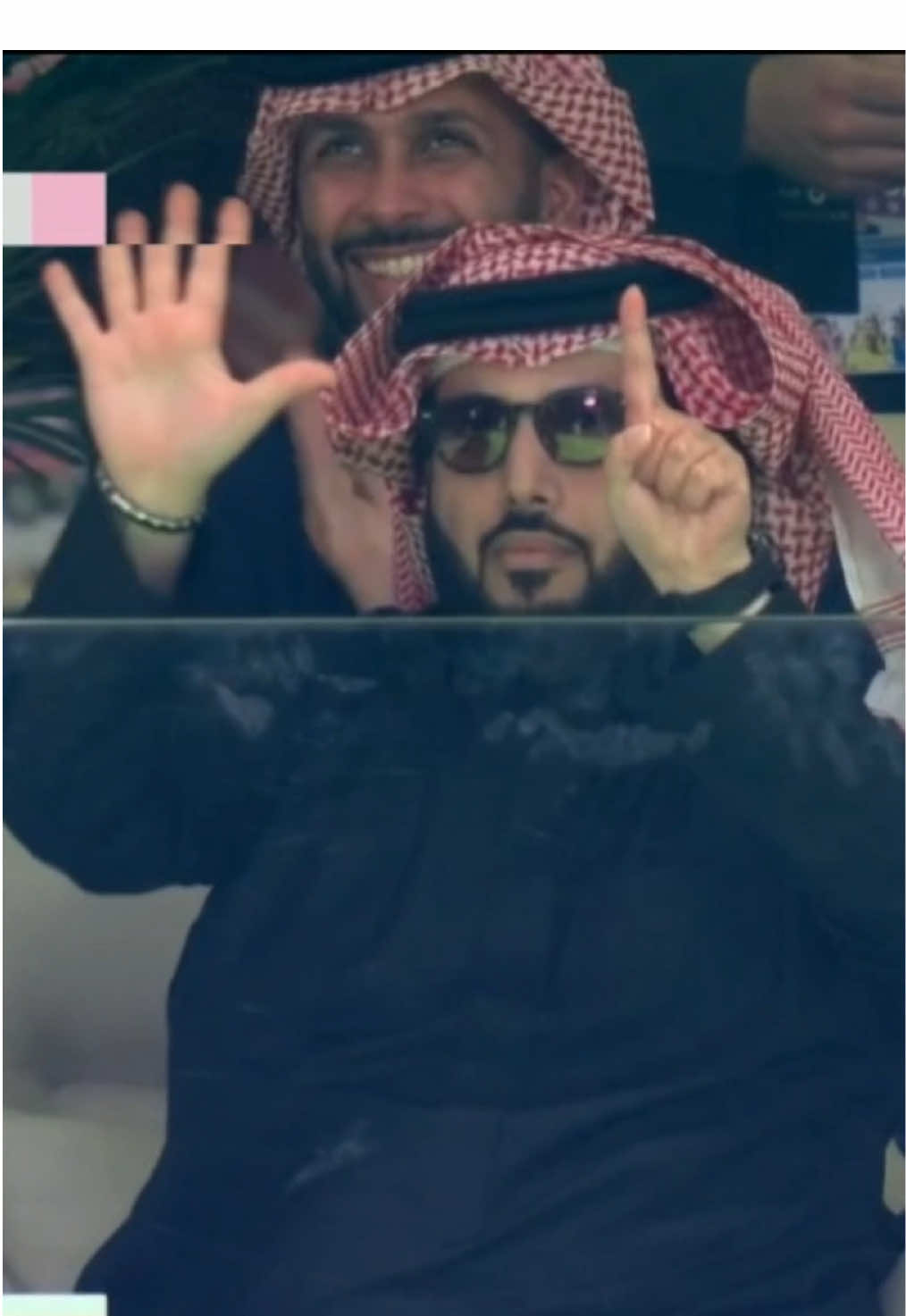 When Turki Al-Sheikh threw up the six fingers when #Messi came on late in the match vs. #AlNassr 😮 (via @Major League Soccer on Apple TV)