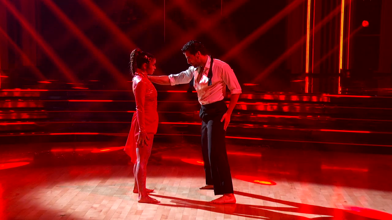 Jen Affleck and pro Jan Ravnik perform a Contemporary to “Look What You Made Me Do” by Taylor Swift. #HalloweenNight #DWTS