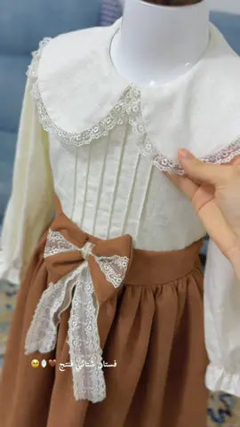 🚫 تصميمي وتصويرنا الخاص، الرجاء عدم النسخ أو الاقتباس 🙏✨ تصميم مميز، ناعم، يلمع بذوقه الخاص… مو نسخة مكررة، بل لمسة فريدة لطفلتك الغالية 👧🌸 اللي حابة تحجز، مكانچ بالديركت مفتوح 💌 القياسات من عمر شهور إلى ٨ سنوات 💕 الخامة؟ خيال، والتفصيل؟ متعوب عليه جدًا 😍 لأن البنوته تستاهل تتميّز بأناقتها من أول خطواتها 💫 📦 متوفر توصيل لكل محافظات العراق بس بـ٥ آلاف فقط! 🚚🇮🇶 #اطفال #مكينه #فساتين #خياطه_على_حسب_الطلب #اكسبلور #تصميم #خياطه #تفصال #خيط #إبرة #كلاسيكي #بنات #امهات #العراق⁩