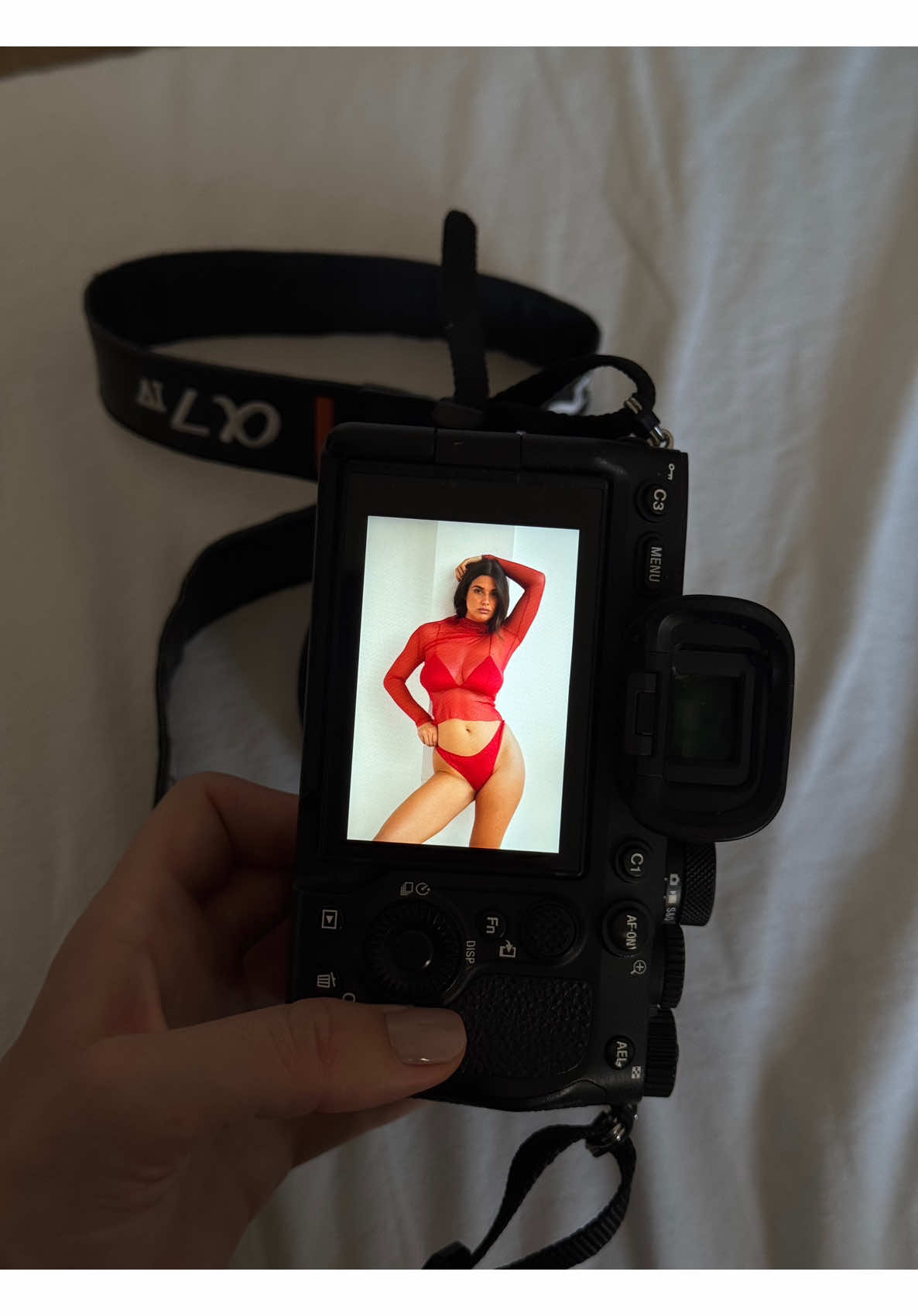 It just takes patience ❤️‍🔥 #model #modeling #mannequin #shooting 