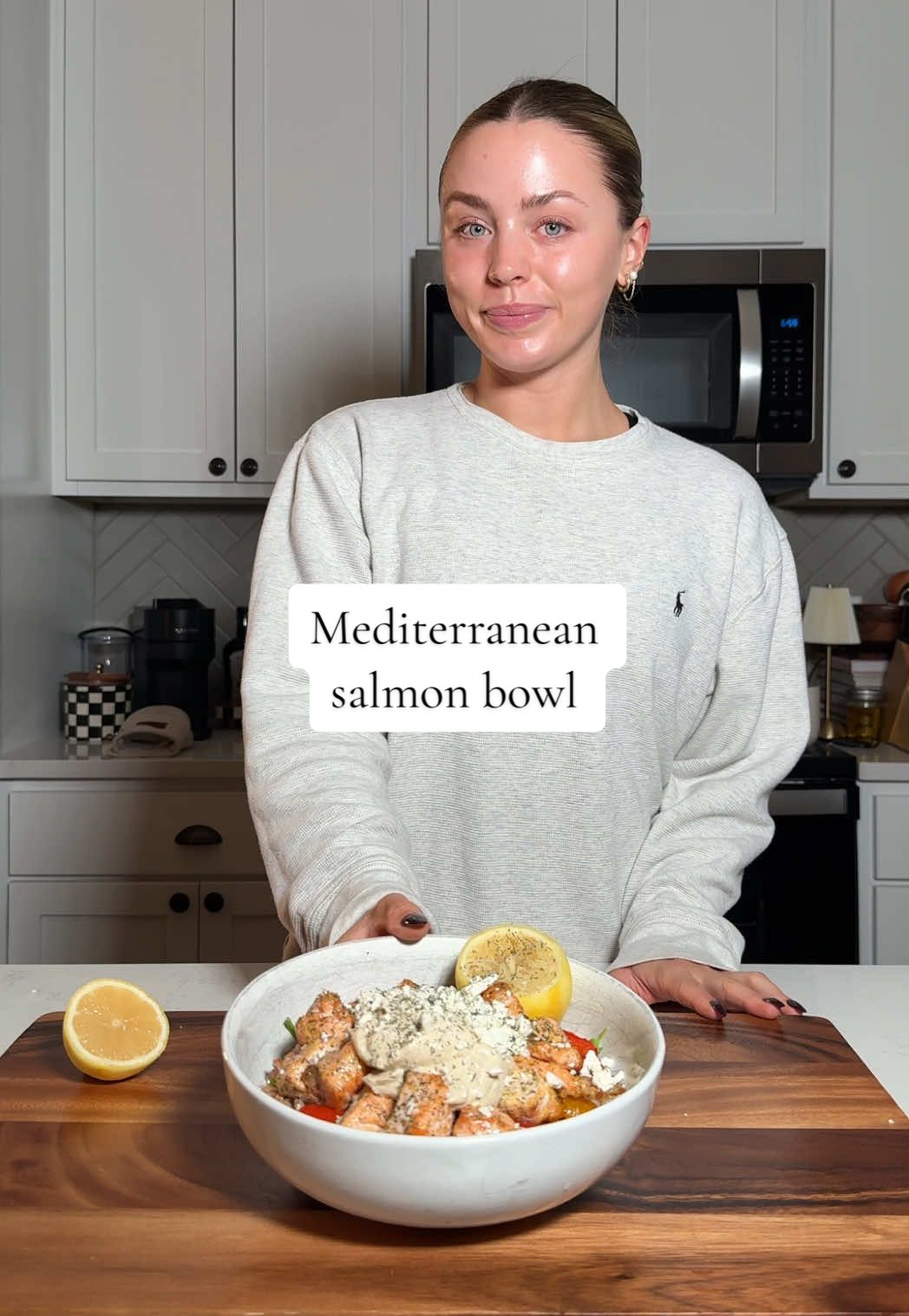 Mediterranean salmon bowl 🍋 full recipe in bio!!  @Simply Organic @Mike’s Hot Honey @Caraway Home @Baba’s @Whole Foods Market  #EasyRecipe #quickrecipes #Recipe 