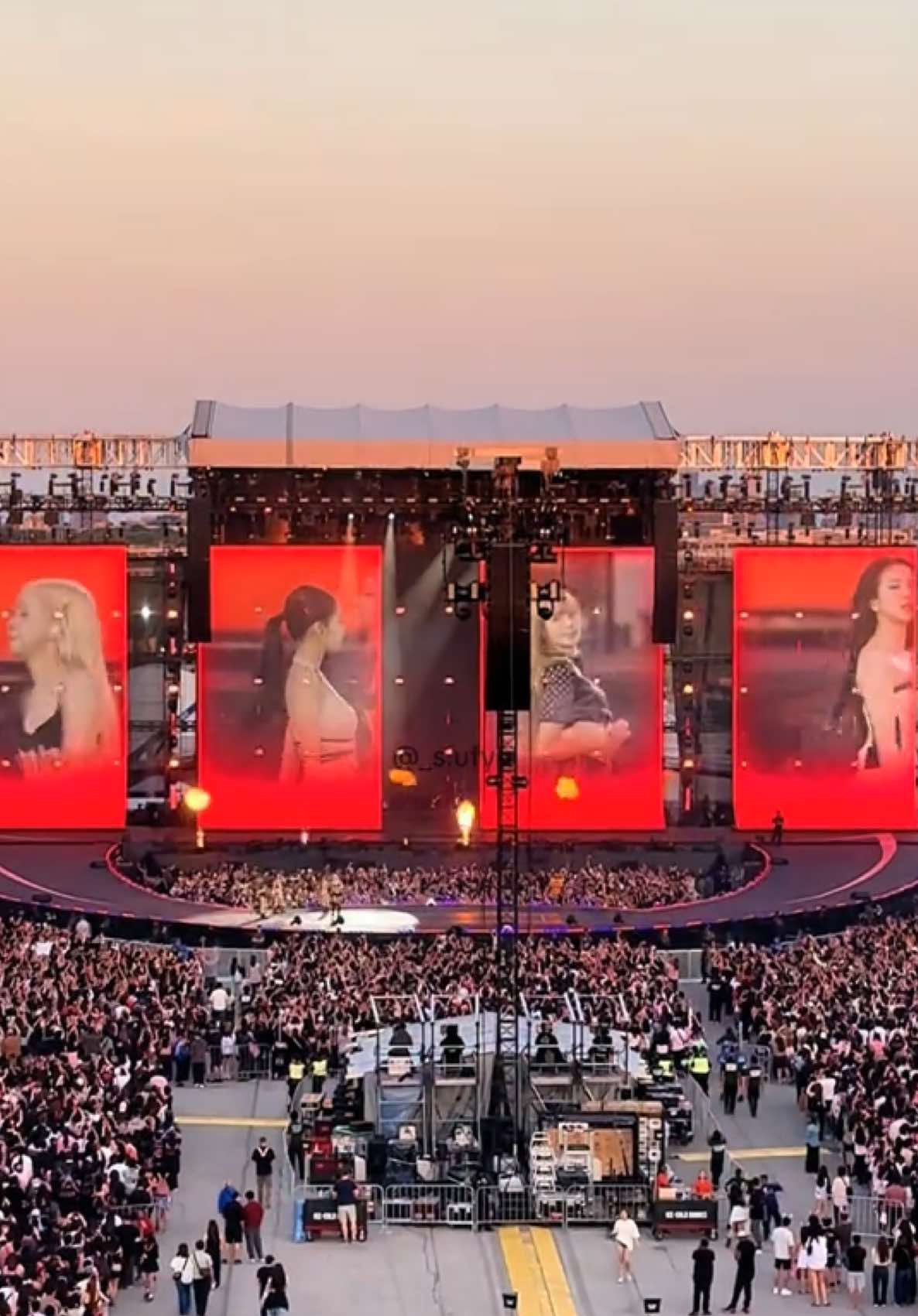 Playing With Fire - BlackPink Deadline Tour Toronto N1!  #blackpink #deadlinetour #rogersstadium #deadline_in_torontoday1 #concerts 