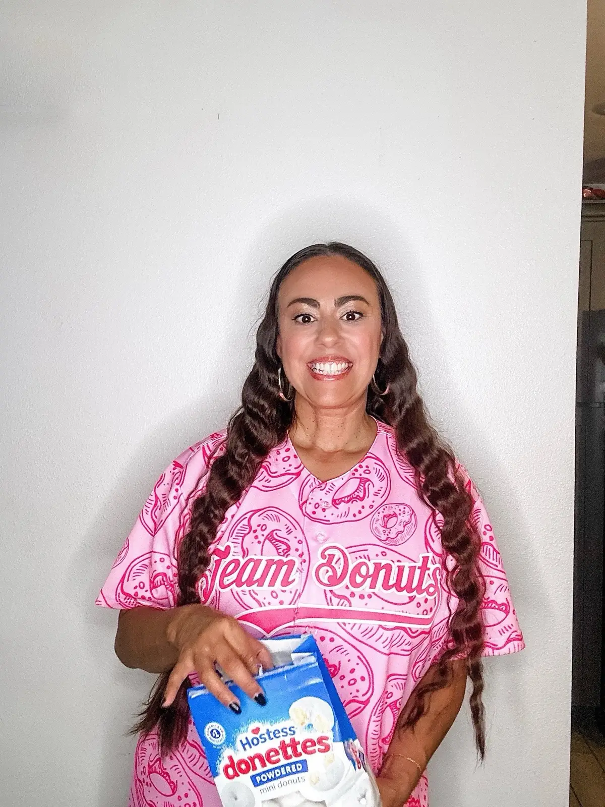 Now I can let everyone know that I’m Team Donuts with my @Fansidea, Custom Your Idea💡 jersey.  FansIdea now has foodie jerseys and they are super fun! I love the designs and super sturdy stitching. You can customize your own jerseys or jackets or more, it’s super easy. Use my code suzy10 for 10% off your order #fansIdea #teamdonuts #jerseys #baseballjersey #donuts 