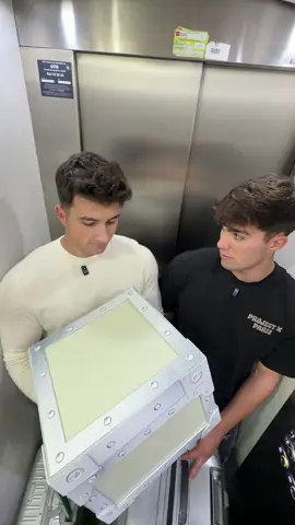 pubIi. Lo que me faltaba, aguantar a esta gente… por lo menos tienen sorpresas de @Doritos España y @Stranger Things  Promoción válida hasta 28/02/2026, ES, +18. Consulta premios y condiciones en las bases legales al escanear el QR del pack promocional. Sorteo viaje: la participación es hasta 15/12/25.