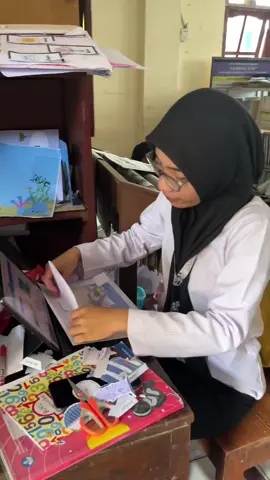 yang lain gedebak gedebuk yang onoh 