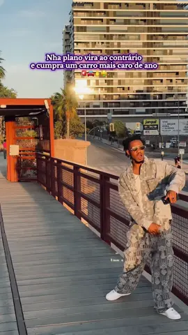 Nunca bu pidim autógrafo, má u tene print de nha foto, m'bom purpara dritu pa odja nha cara pó pude bim 