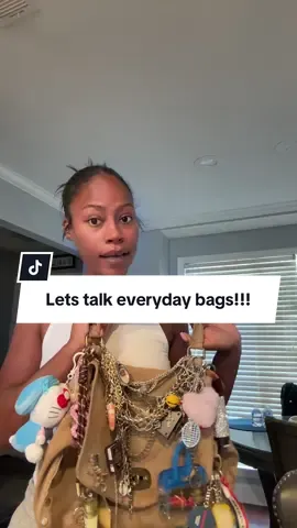 So who needs help figuring out their perfect everyday bag??? I got this beauty at Marshall’s for $70 😍 @Marshalls #yourstylistgab #getstyledbygab #perfecteverydaybag 