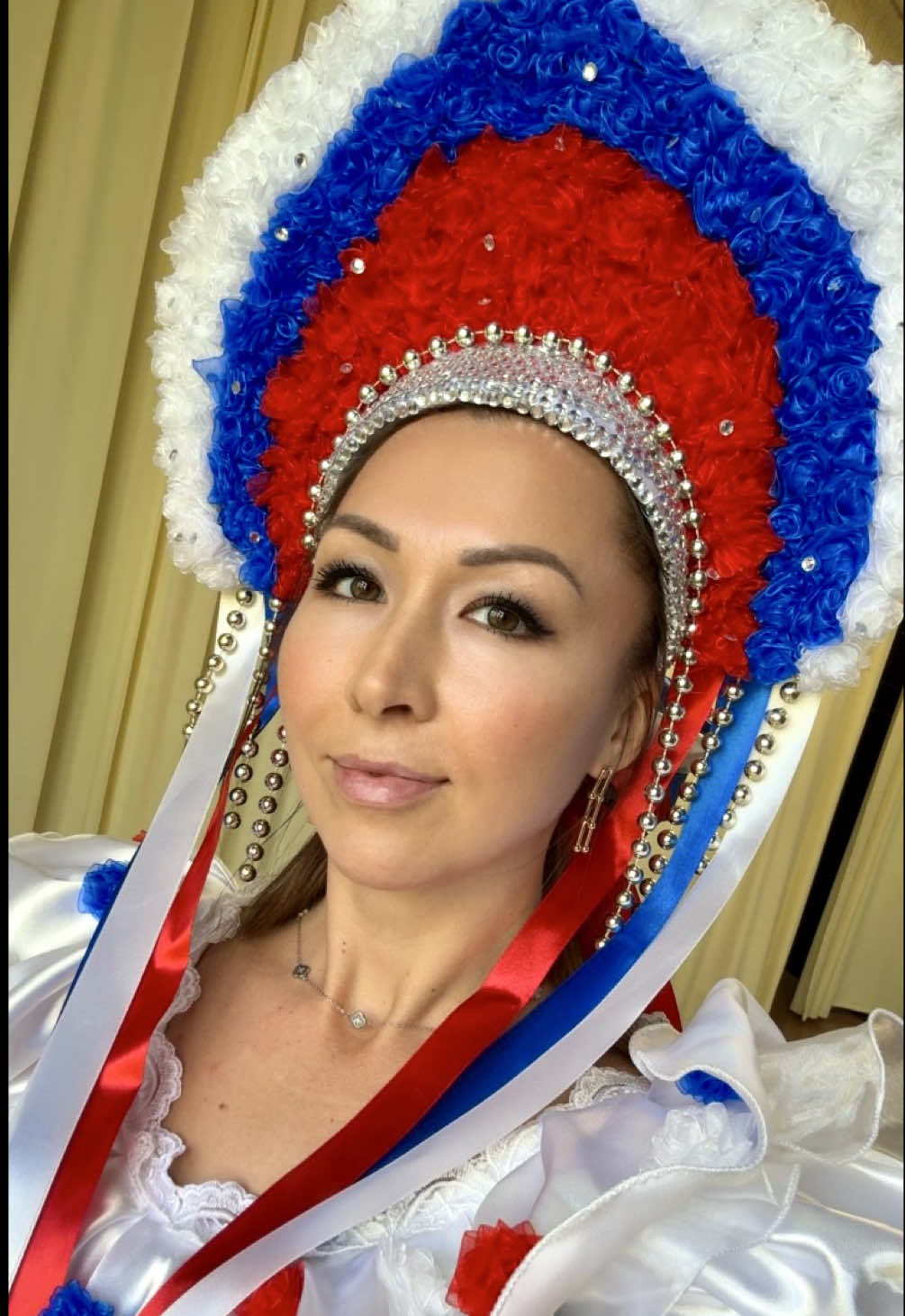 Костюм России готов!🤩🥳 Около, 2-ух недель было потрачено , конкретно,  на кокошник, его я сделала с 0-ля☝🏼😎 #воспитатель #музрук #детскийсад #праздникидлядетей #праздникдетям 