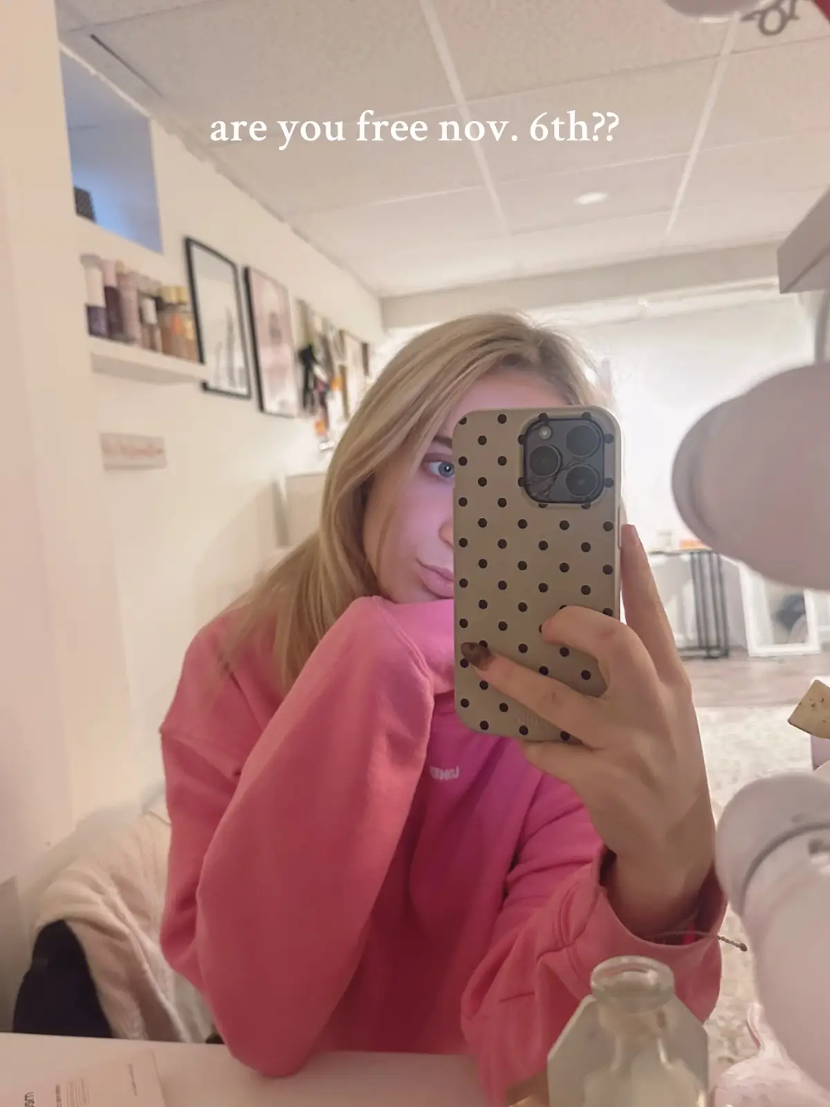 booked & busy with @Starbucks 🫶🏻🎄🎅🏻☕️ #fyp #starbucks #christmas 