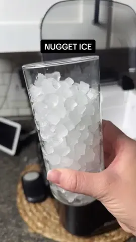 forever thankful for this ice machine 🙌🏼 #icemachine #nuggetice #nuggeticemaker #nuggeticemachine #crunchyice 