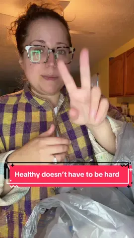 Just got back from my walk and this is how I keep healthy eating simple. 🙌 I grab a pre-cut veggie bag, toss it on a tray with olive oil, and let the oven do the work while I shower. Then I slice up a few oranges for later so I’ve got something fresh and ready to go. No overthinking. No complicated recipes. Just simple habits that make it easy to stay on track.