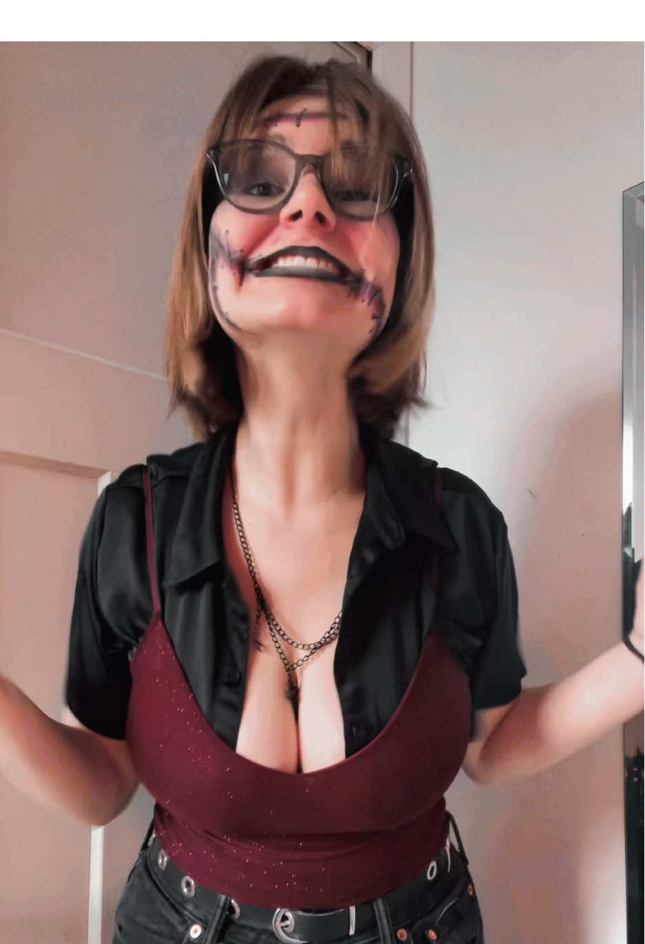 Hehehe #badlipsync #entity #spookymakeup #oldtrend #halloween 