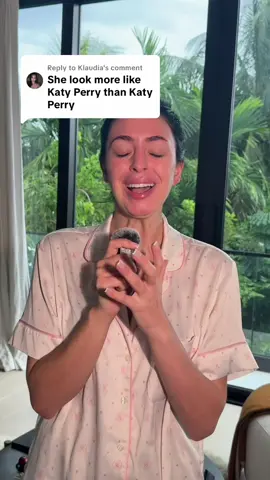 Replying to @Klaudia The process of becoming my twin 🤭