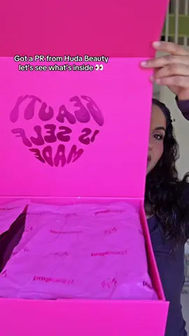 So grateful to  @Huda Beauty @Huda for the PR and to you all for the love and support 💝 . . . .  #hudabeauties #hudabeauty #unboxing #hudabeautypr 