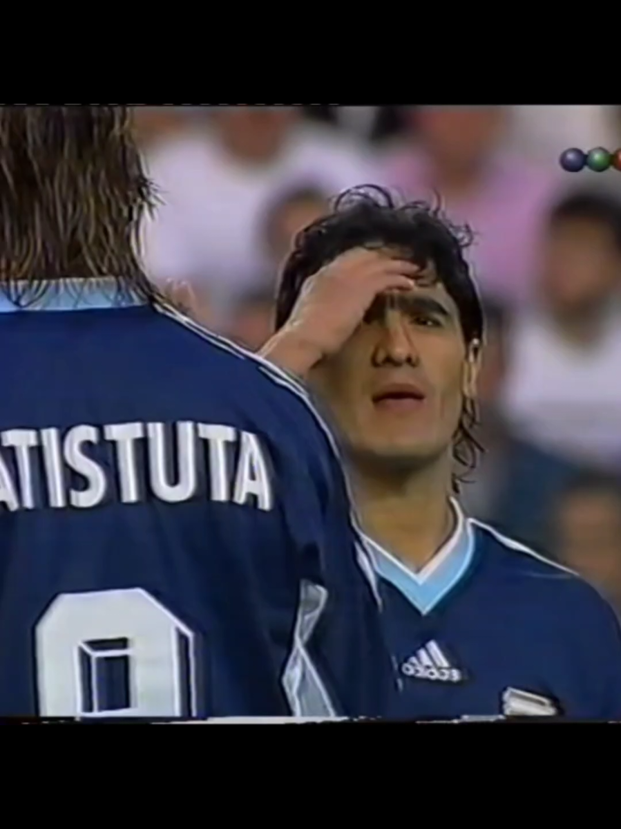 Argentina vs Inglaterra  melhores momentos desse jogo emocionante pela copa do mundo, vai apenas assistir. #england #copadomundo #argentina #batistuta 