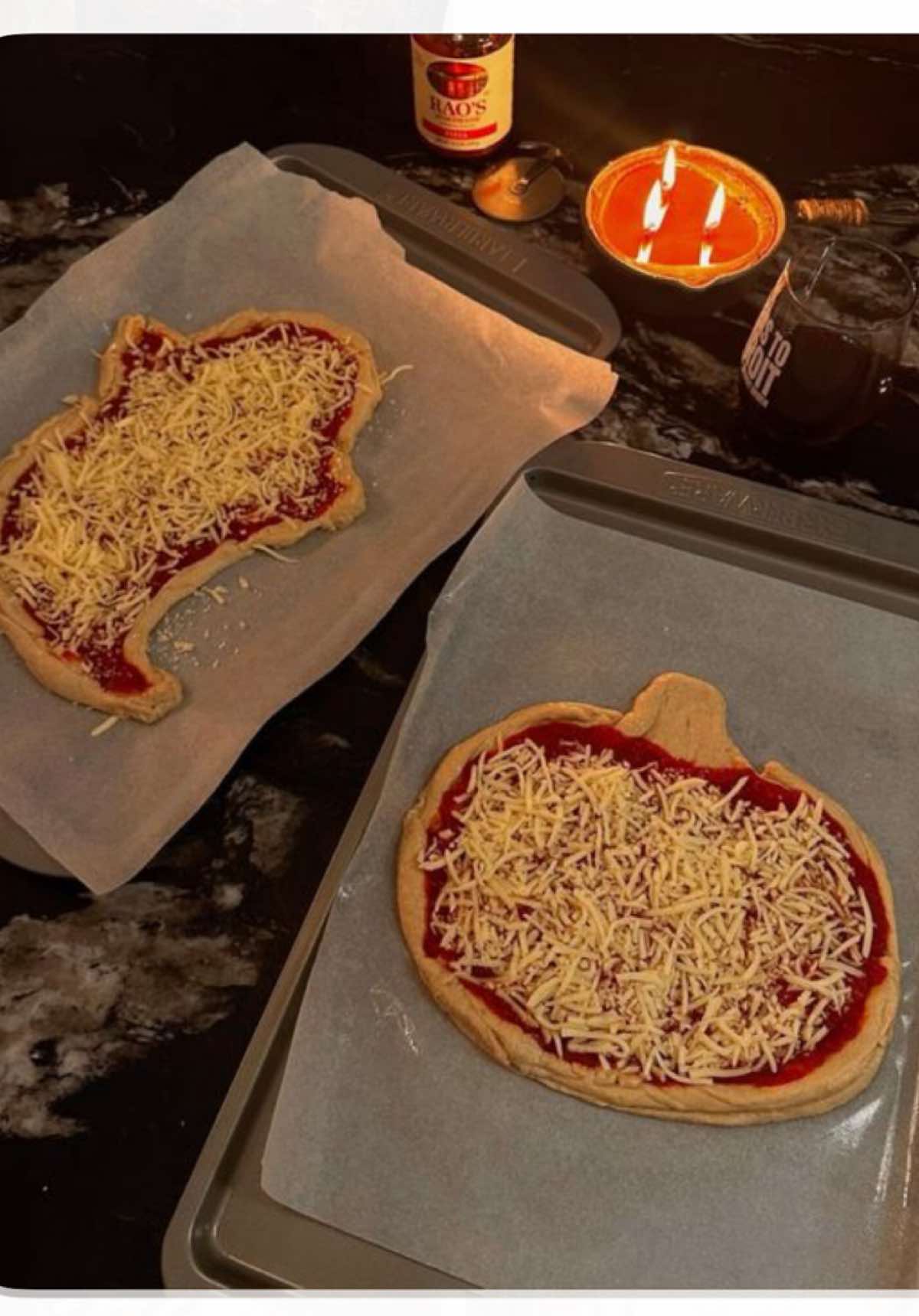 Advertentie | Deze pizza is echt een must voor een halloween feestje! Proef deze nu bij @Pizza Hut Belgium #pizzahutbelgium #blackbuffalopizza #sharingisscaring #goodfood #fyp 