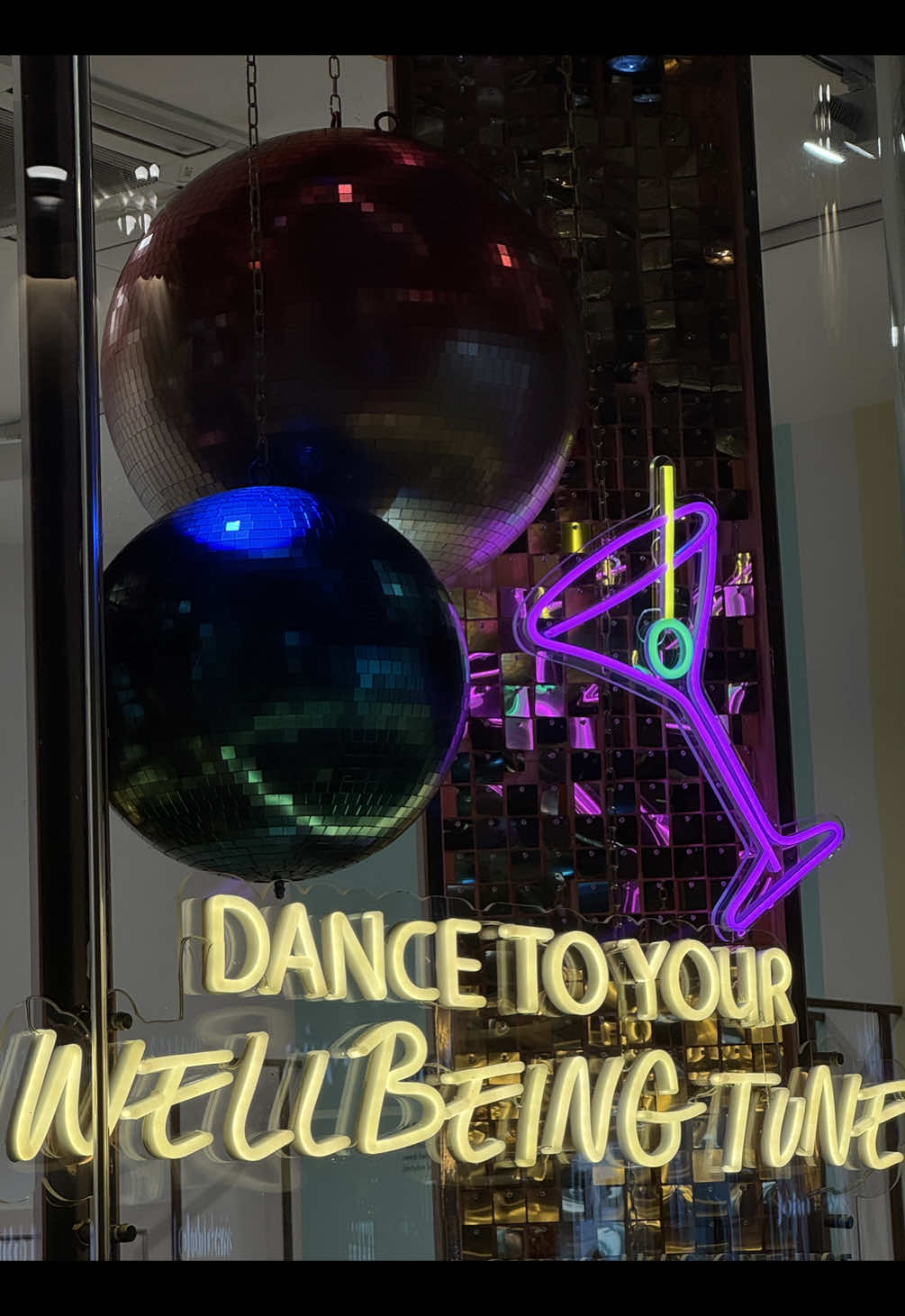 Take a look behind the scenes as we bring out Wellbeing Hub Christmas windows to life ✨ It’s giving sparkle, scent and serious festive energy 🪩