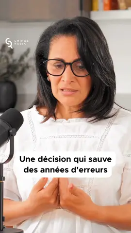 Et si... le vrai tournant de ta vie, c'était toi ? On passe des années à chercher les réponses à l'extérieur... alors qu'elles sont déjà là, en nous. Comprendre qui tu es vraiment, c'est bien plus qu'un concept  C'est savoir ce qui te fait vibrer. C'est reconnaître tes forces, tes besoins, tes zones de fragilité. C'est poser des choix alignés avec ta vraie nature. Quand tu décodes ta personnalité, tout devient plus clair  ta direction, tes relations, ta carrière. Si tu ressens que c'est ton moment pour avancer sur ton vrai chemin, Like cette vidéo Et partage-la à quelqu'un que tu veux aider à se retrouver.  #développementpersonnel #connaissancedesoi #confianceensoi #psychologiepositive 