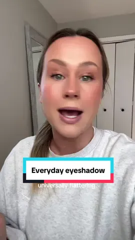 Everyday eyeshadow that is so simple, quick and looks good on everyone. #eyeshadowtutorial #everydaymakeup #easymakeup 