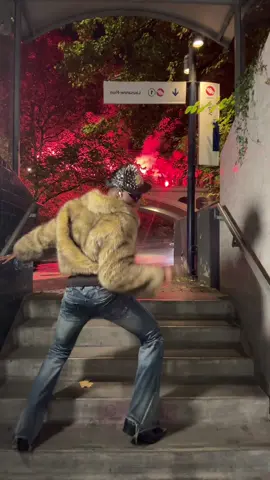 Im ready for stranger things final season !!! @NetflixFR pants from : @Jaded London #fyp #videoviral #dance @Stranger Things 