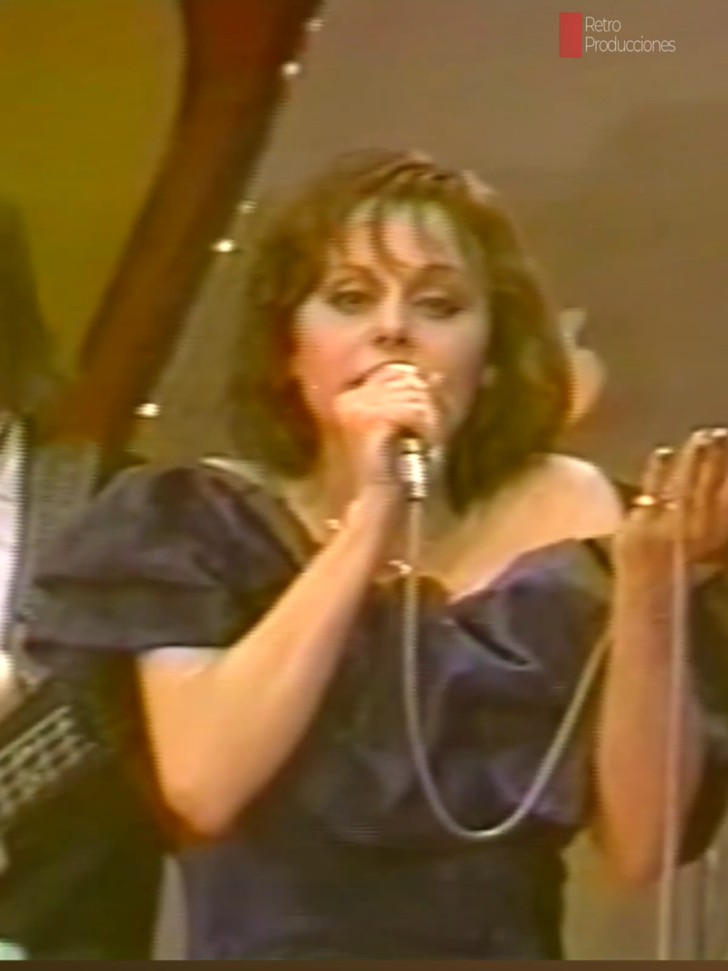 Rocío Dúrcal - Tenías Que Ser Tan Cruel  #rociodurcal #teniasquesertancruel