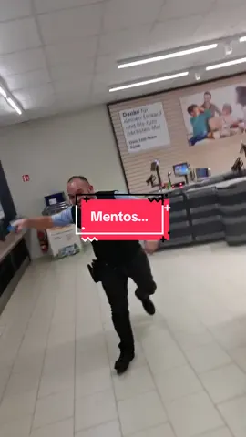Voller Körpereinsatz 😂@Mentos Deutschland #fyp #lidl 