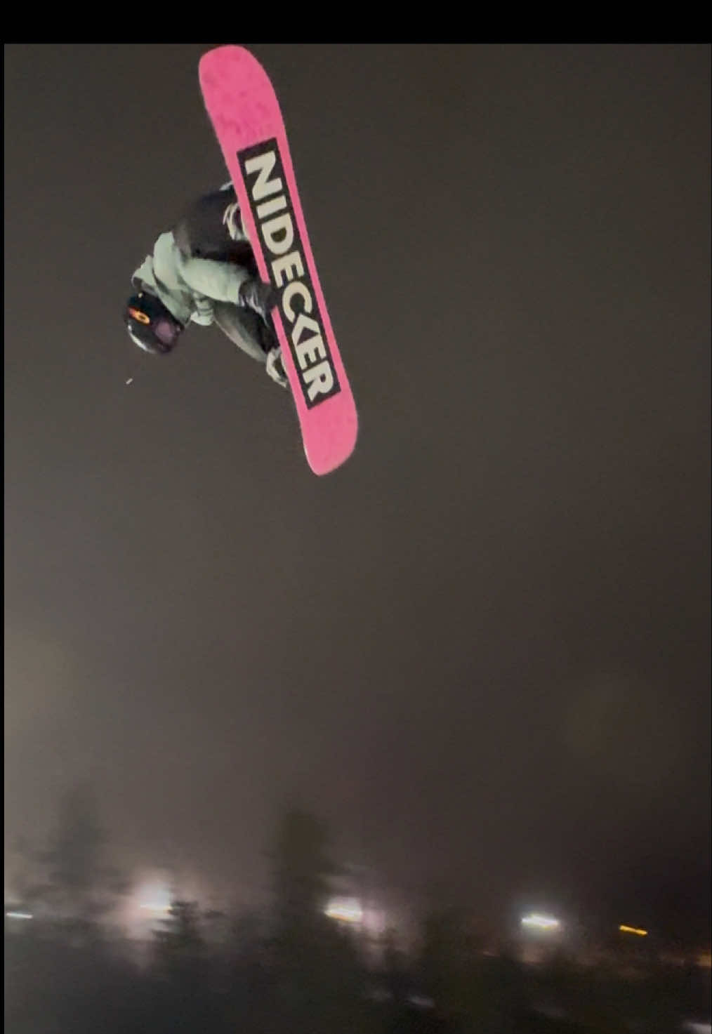 Landings: 0/10. Vibes: 100/10  You want that sh*t?  Then you gotta go grab it #snowboardgirl #snowboard 