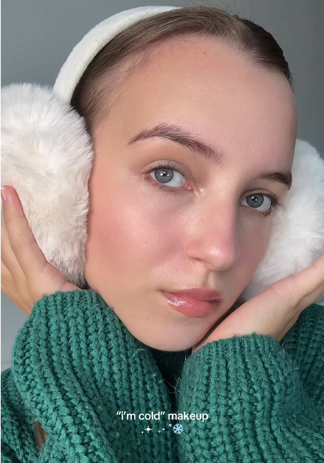it’s almost “I’m cold” makeup season ❄️🥶🧦☃️ products: @Ogee Luxury Organics complexion perfecting concealer  @Armani beauty cheek tint & eye tint @rhode skin pocket blush @makeupbymario moistureglow plumping lip serum @Gisou lip oil #coldmakeup #imcoldmakeup #wintermakeup #makeuptutorial #eyemakeuptutorial 