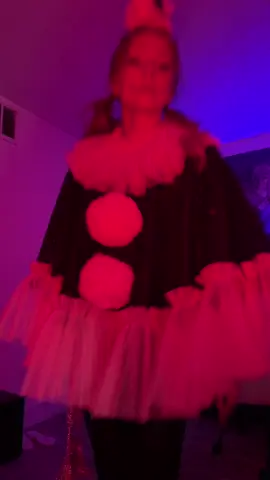 a clown and 1920s socialite walk into a bar #halloween #costume #halloweencostume @Meg Bush 