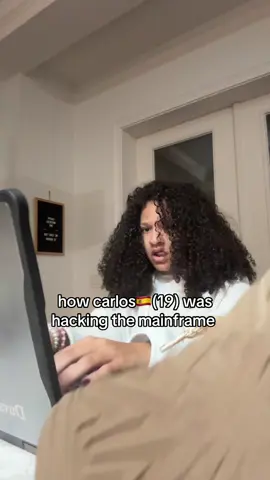 IB: @beni’s louvre heist headcannon slideshow 💔💔 #lourve #carmensandiego #fyp #cringe #yaoi 