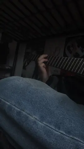 i’m low on gas and you need a jacket guitar solo @Pierce The Veil #ptv #ptvcover #guitarcover #fyp #piercetheveiltok 