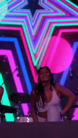 VEM AÍ! Ainda não superamos a perfomance de “Now Or Never”, Rachel e Jayna arrasaram nos vocais e a coreografia está incrível.❤️‍🔥 Qual a sua parte favorita da música?✨ #nowunited #fy #fyp 