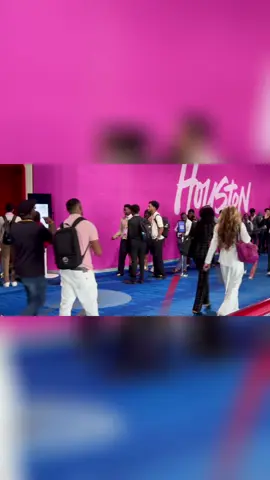 The real day 1 of @AfroTech is in the books and what a day it was! AI, cybersecurity, Canva and so much more the cherry on top was an amazing panel on health equity with @sanofi and the NAACP. There is so much great work being done, tap in!!! #AfroTech2025 #AfroTech #BlackTechExcellence #Networking #Innovation 