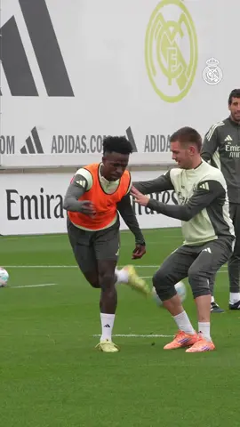 JOGA BONITO 🇧🇷✨ @Vini Jr. | @rodrygogoes  #RMCity #Skills 